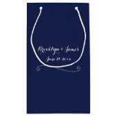 Elegante Small Navy Blue Wedding Gift Bag Kleine Geschenktüte (Rückseite)