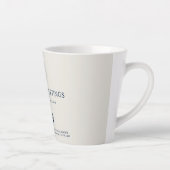 Elegante Snowflake Holiday Latte Tasse (Rechts)