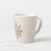 Elegante Snowflake Holiday Latte Tasse (Rechte Ecke)