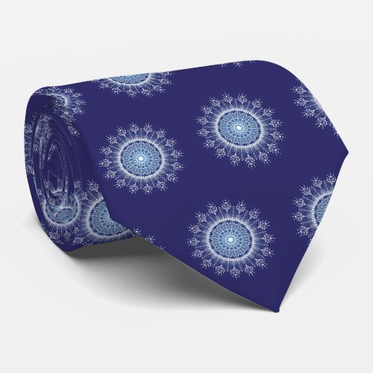 Elegante Snowflake Mandala Pattern Blaue Krawatte (Gerollt)