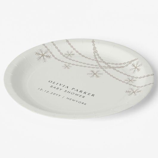 Elegante Snowflakes Winter Baby Dusche Pappteller (Schrägansicht)