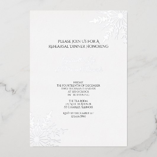 Elegante Snowflakes Winter Wedding Probe Dinner Folieneinladung (Vorderseite)