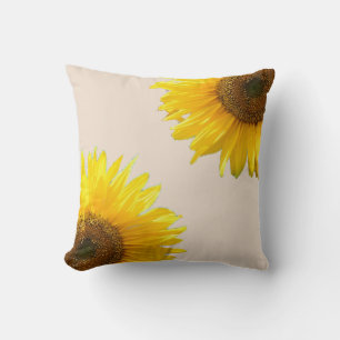 Elegante Sonnenblumen auf champagnerbeigem Hinterg Kissen
