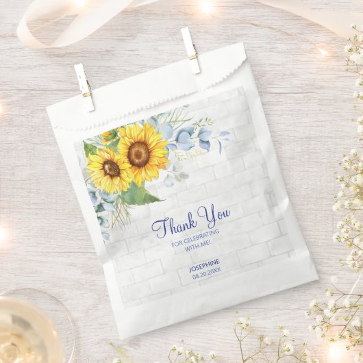 Elegante Sonnenblumenmauer Brick Floral Geburtstag Geschenktütchen (Ausgeschnitten)
