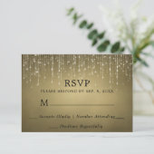 Elegante Sparkling String Lights Gold Wedding RSVP Karte (Stehend Vorderseite)
