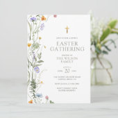 Elegante Spring Florals Gold Cross Oster Ansammlun Einladung (Stehend Vorderseite)