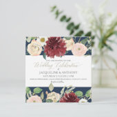 Elegante Spring Wedding Chrysanthemum Burgundy Ros Einladung (Stehend Vorderseite)