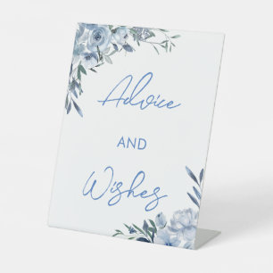 Elegante staubblaue Blumenkarten und Wunschschild Sockelschild