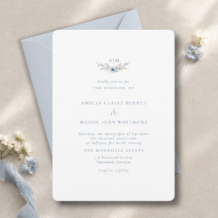 Elegante staubblaue florale Monogramm-Hochzeit Einladung