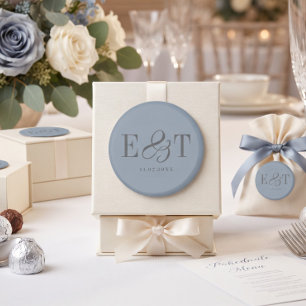 Elegante staubblaue Hochzeitspaare Initialen Magnet