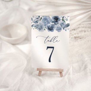 Elegante staubblaue Rosen Hochzeitstischnummer Tischnummer
