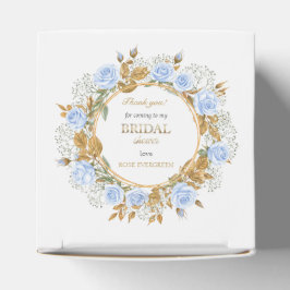 Elegante staubblaue Rosen und Schleierkraut Geschenkschachtel