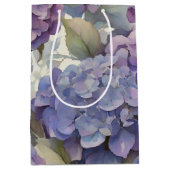 Elegante, staubige, lila Hydrangeas Mittlere Geschenktüte (Vorderseite)