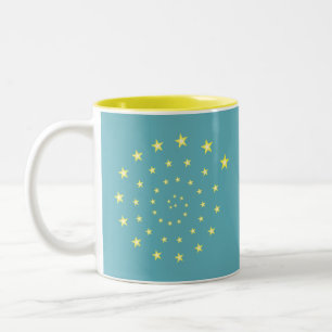 Elegante Sterne Spirale auf Aquamarin & Monogramm Zweifarbige Tasse