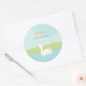 Elegante Stickereien für den White Duck Spring Pon Runder Aufkleber (Umschlag)