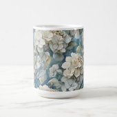 Elegante stimmungsvolle blaue Aquarellblumen Kaffeetasse (Mittel)