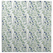 Elegante Stoffserviette mit floraler Wasserfarbe