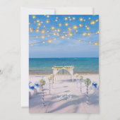 Elegante String Lights Summer Ocean Beach Wedding Einladung (Rückseite)