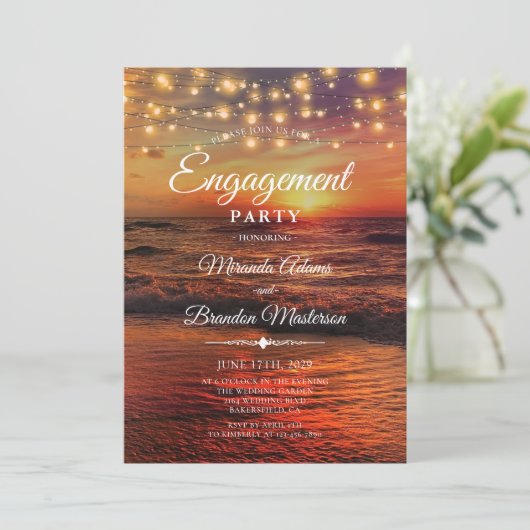 Elegante Sunset Beach Light Summer Engagement Part Einladung (Stehend Vorderseite)