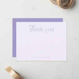 Elegante Swirl-Typografie Violette Hochzeit Mitteilungskarte