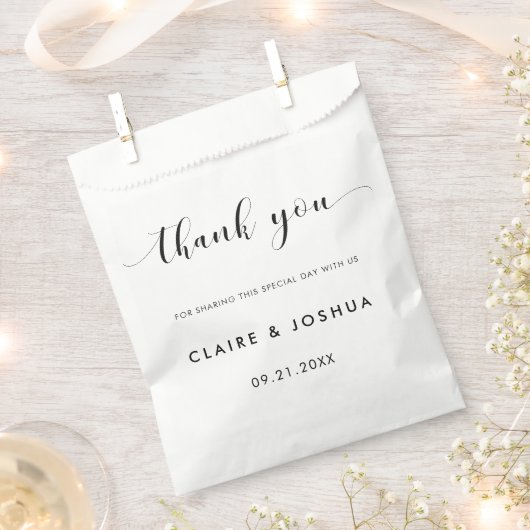 Elegante Taschen aus schwarz-weißer Gastgeschenk H Geschenktütchen (Ausgeschnitten)