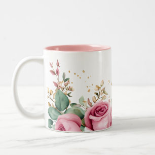 Elegante Tasse mit Rosen und Grünpflanzen