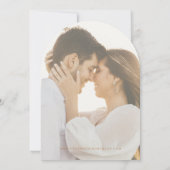 Elegante Terracotta Calligraphy Arch Wedding Einladung (Rückseite)