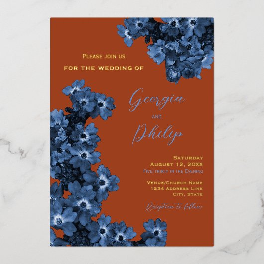Elegante Terracotta & Dusty Blumen Hochzeit Folieneinladung (Vorderseite)