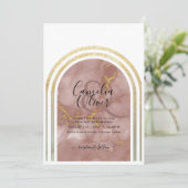 Elegante Terracotta Earthy Marble Gold Arch Weddin Einladung (Stehend Vorderseite)
