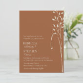 Elegante Terracotta & Wild Grass Earth Tone Weddin Einladung (Stehend Vorderseite)
