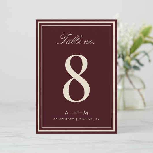 Elegante tiefrote Hochzeit 5x7 Tischnummernkarte Einladung (Stehend Vorderseite)