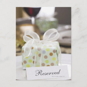 Elegante Tischgestaltung mit Geschenk Postkarte