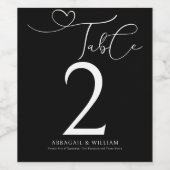 Elegante Tischnummer Moderne Script Black Wedding Weinetikett (Einzelnes Label)