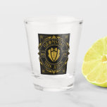 Elegante Trauzeugen Gift Vintag Viktorianisch Tuxe Schnapsglas<br><div class="desc">Genießen Sie Ihren besonderen Tag mit diesem exquisiten, Viktorianisch inspirierten Trauzeugen-Geschenk, das eine gelungene Mischung aus klassischer Eleganz und zeitgenössischem Flair bietet. Diese sorgfältig gestalteten Merchandises sind ein maßgeschneidertes und personalisiertes Geschenk, das Hochzeiten, Bachelor-Partys, Verlobungsfeiern und darüber hinaus eine Touch der Eleganz verleiht. Jedes Produkt kann mit den Namen oder...</div>