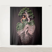 Elegante Tree Woman Wine tasting in der Fattoria M Wandteppich (Vorderseite)