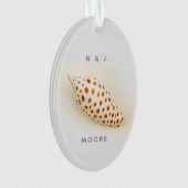 Elegante Tropical Junonia Beach Muschel Initials N Ornament (Vorderseite)