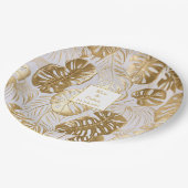 Elegante Tropics Monstera Gilded Gold Wedding Pappteller (Schrägansicht)