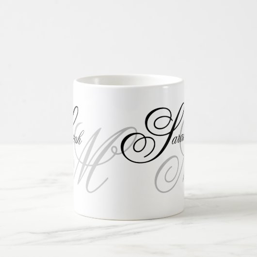 Elegante Typografie Monogram Kaffeetasse (Mittel)
