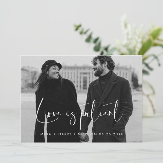 Elegante und moderne Liebe ist ein geduldiges Hoch Ankündigung (Stehend Vorderseite)