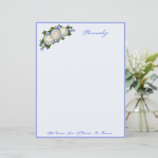 Elegante und romantische Blaue Flora Weißer Rosen (Stehend Vorderseite)