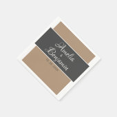 Elegante und schlichte, beige Typografie Serviette (Ecke)