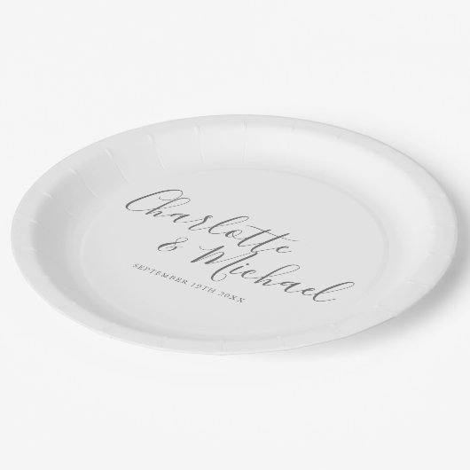 Elegante Unterschrift Hochzeit Pappteller (Schrägansicht)
