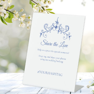 Elegante Vintag Romance Dusty Blue Wedding Fotos Sockelschild