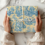 Elegante Vintage, aquamarin-gelbe Jouy-Toile Geschenkpapier<br><div class="desc">Vintages aquamarin-gelbes de jouy Wrapping Paper. Diese toile de jouy Vintage Geschenktasche wird durch die exquisiten Entwürfe der französischen Landschaftsszenen inspiriert. Diese ausgeklügelten Toilabdrücke sind derzeit ein Alltagswut. Die Designs sind klassisch und romantisch mit stilvollen Farben. Das perfekte Wrapping Paper für Geburtstage,  Valentinstag,  Weihnachten oder andere Anlässe.</div>