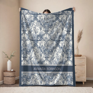 Elegante vintage blaue Toile de Jouy Monogramm Fleecedecke