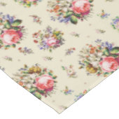 Elegante Vintage Rose Blumenmuster auf Beige Tischdecke (Schrägansicht)