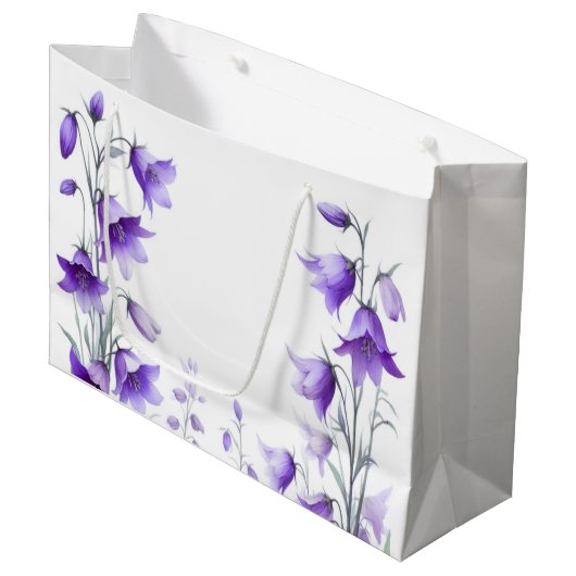 Elegante violette Blumen Große Geschenktüte (Vorderseite Schrägansicht)