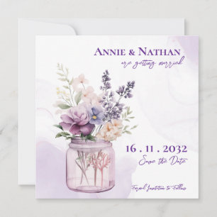 Elegante violette Blumen in Mason Jar Blumenzehen Ankündigung