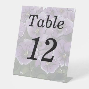 Elegante violette Blumen Lesbische Hochzeit Tischn Sockelschild