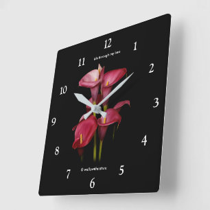 Elegante violette Calla-Lilien Quadratische Wanduhr